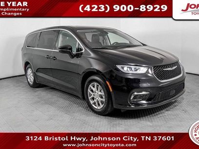 Used 2024 Chrysler Pacifica Touring-L