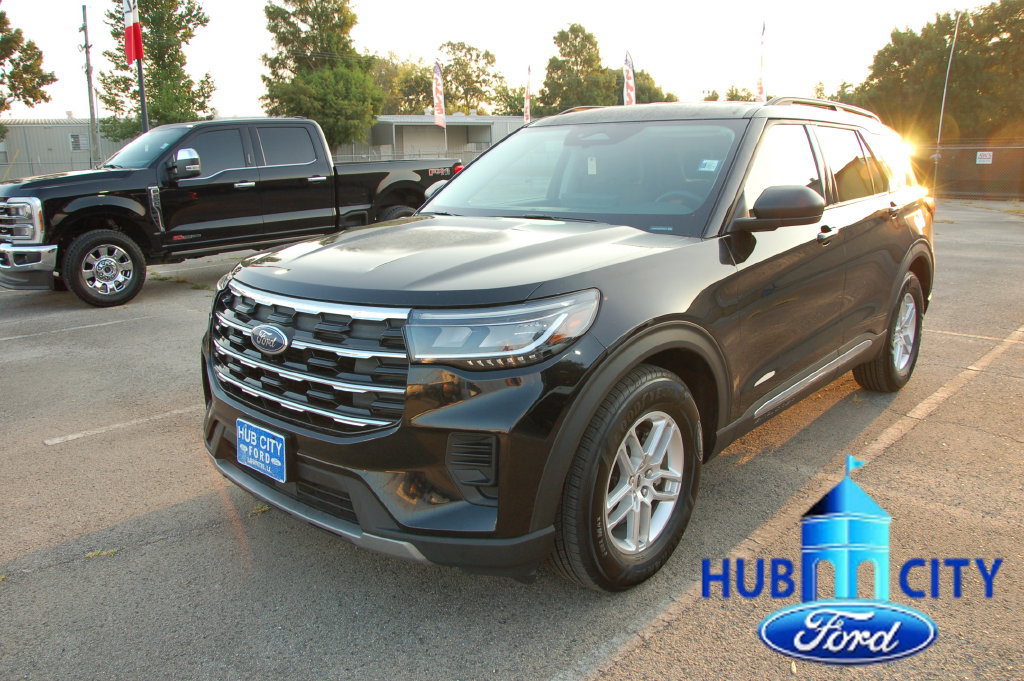 Used 2025 Ford Explorer Active RWD image 1