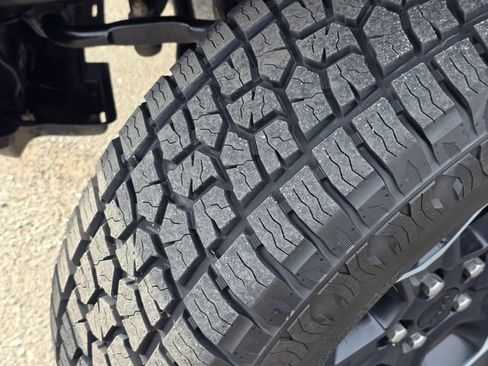 Used 2023 Jeep Wrangler Unlimited Rubicon AWD/4WD image 15