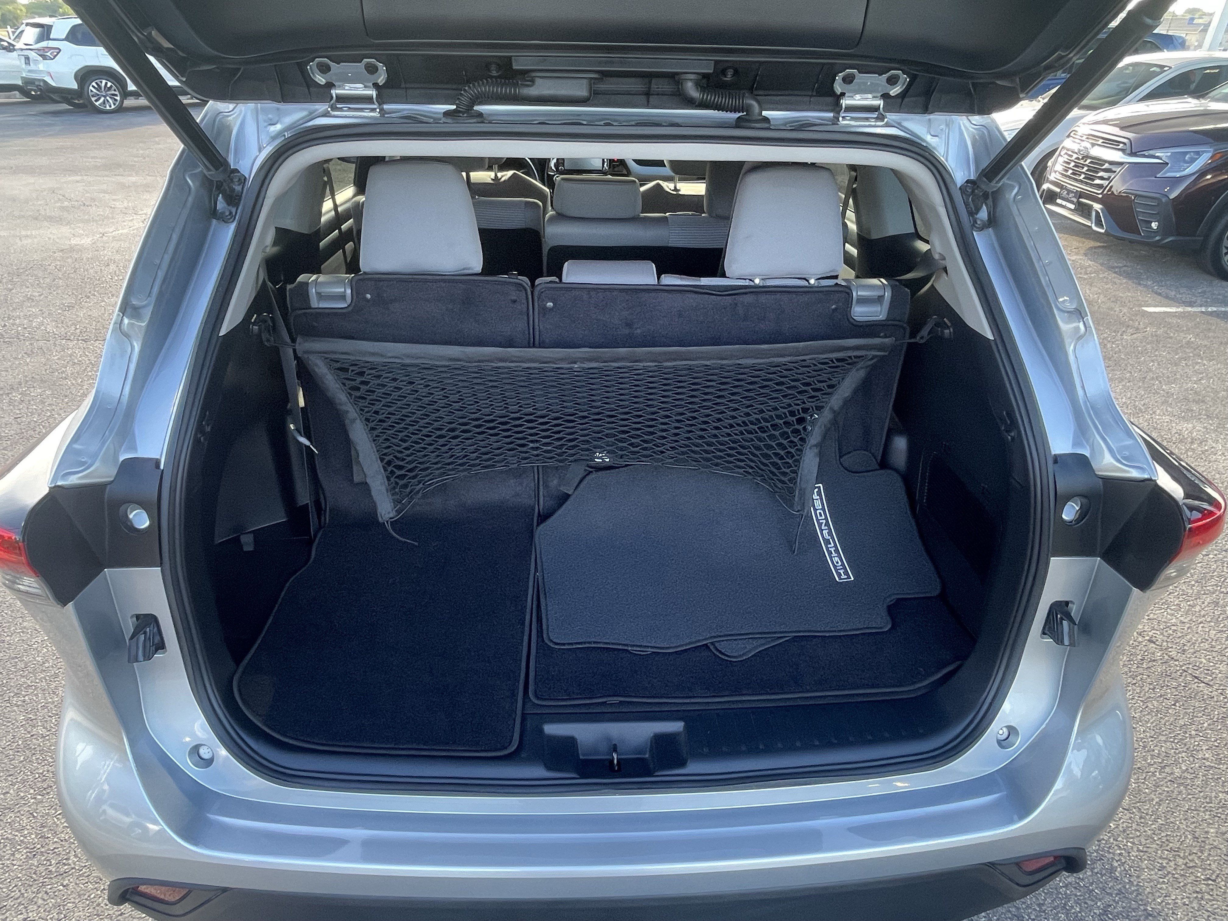 Used 2022 Toyota Highlander LE FWD image 13