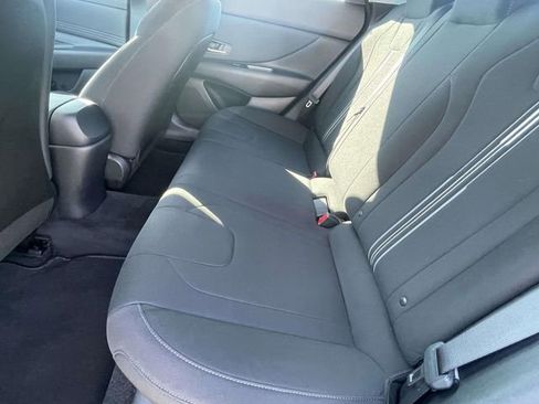 Used 2021 Hyundai Elantra SEL w/ Convenience Package image 12