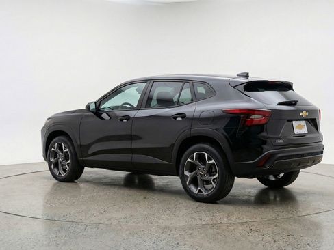 Used 2025 Chevrolet Trax LT image 6
