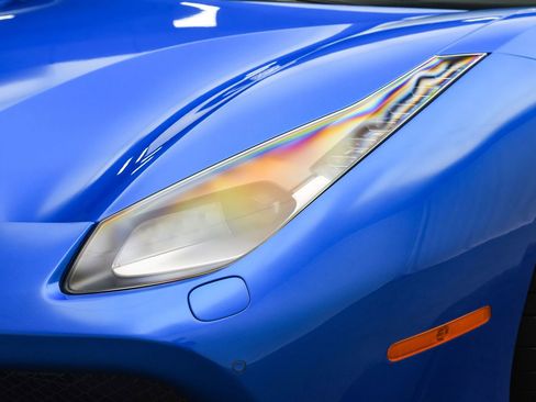 Used 2018 Ferrari 488 Spider image 30