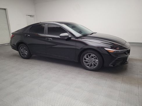 Used 2024 Hyundai Elantra SEL FWD image 11