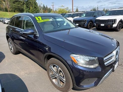 Used 2017 Mercedes-Benz GLC 300 4MATIC image 5