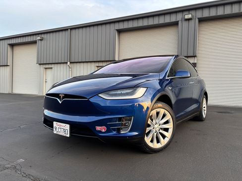 Used 2019 Tesla Model X Long Range image 4
