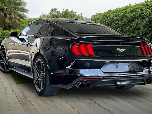 Used 2019 Ford Mustang Coupe RWD image 9