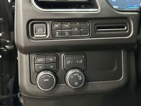 Used 2023 Chevrolet Suburban Premier AWD/4WD image 19