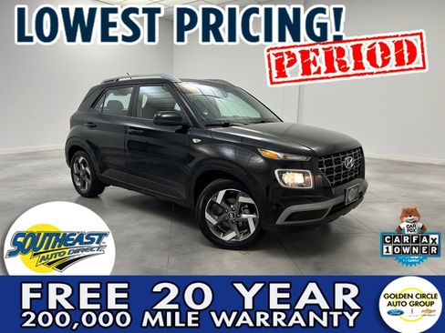 Used 2025 Hyundai Venue SEL FWD image 1