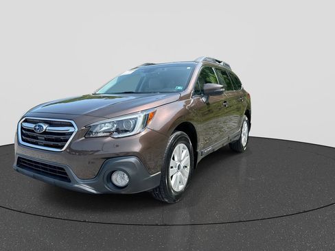 Used 2019 Subaru Outback 2.5i Premium w/ Popular Package #2 AWD/4WD image 10