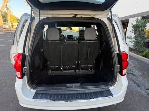Used 2019 Dodge Grand Caravan GT image 17