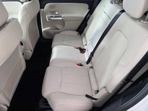 New 2026 Mercedes-Benz GLB 250 image 11