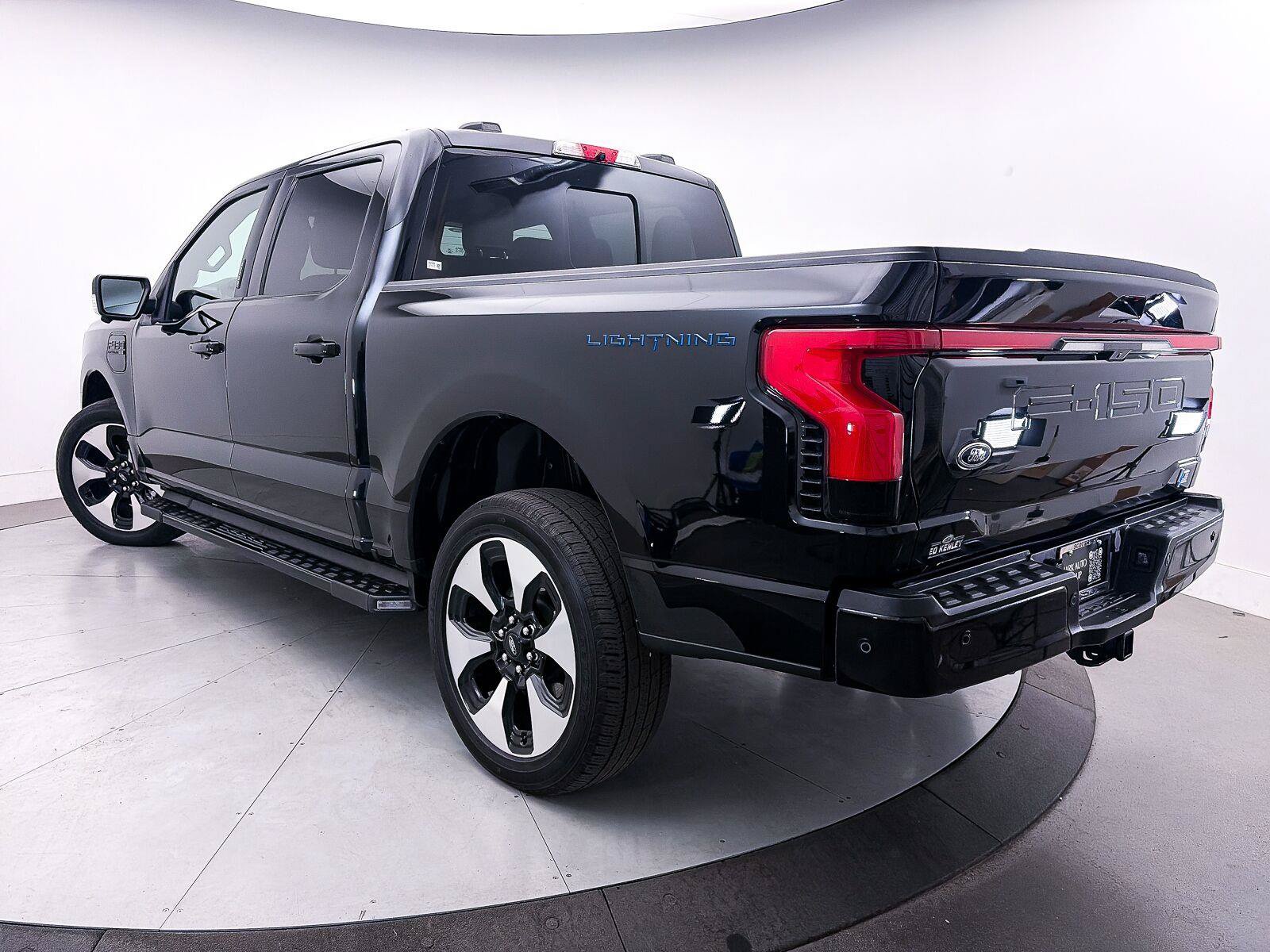 Used 2023 Ford F150 Lightning Platinum AWD/4WD image 2