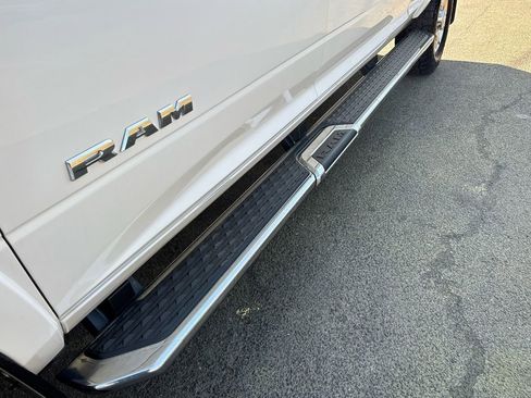 Used 2022 RAM 2500 Laramie w/ Rambox Utility Group image 9