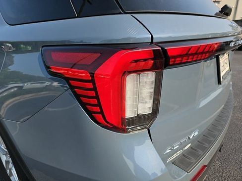 Used 2025 Ford Explorer Active w/ Active Comfort Package RWD image 37