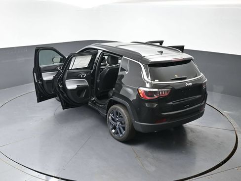 New 2026 Jeep Compass Latitude AWD/4WD image 49