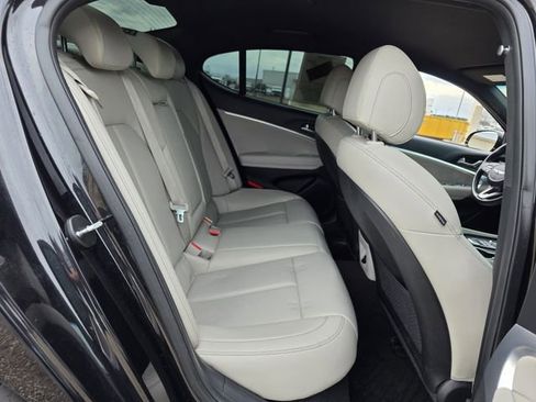 Used 2023 Genesis G70 2.0T image 28