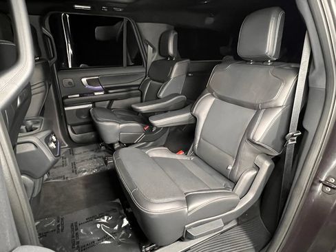 Used 2025 Ford Expedition Max Platinum w/ Stealth Performance Package AWD/4WD image 24