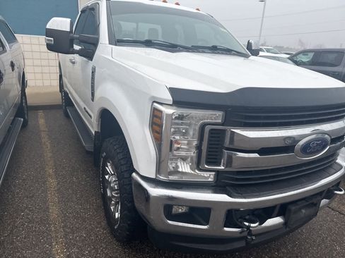 Used 2019 Ford F250 XLT w/ XLT Premium Package image 16