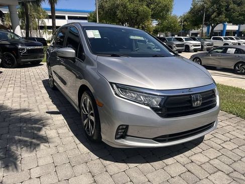 Used 2023 Honda Odyssey Touring image 17
