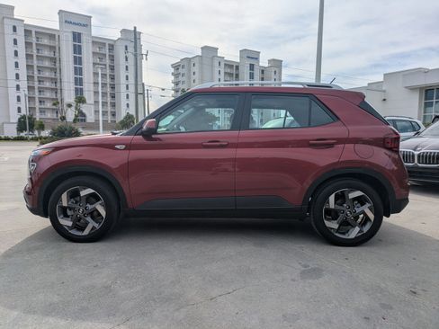 Used 2024 Hyundai Venue SEL FWD image 7