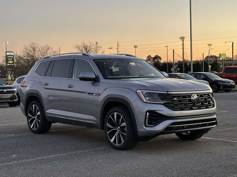 New 2026 Volkswagen Atlas SEL Premium R-Line image 8