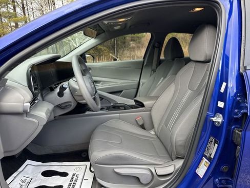 Used 2024 Hyundai Elantra SEL image 13
