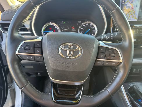 Used 2022 Toyota Highlander Limited AWD/4WD image 18