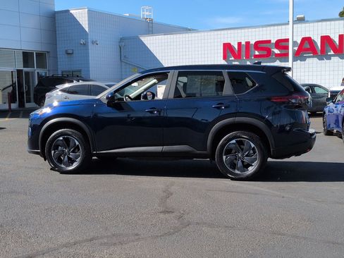 Used 2025 Nissan Rogue SV image 5