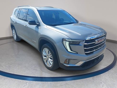 Used 2024 GMC Acadia Elevation w/ Luxury Package FWD image 3