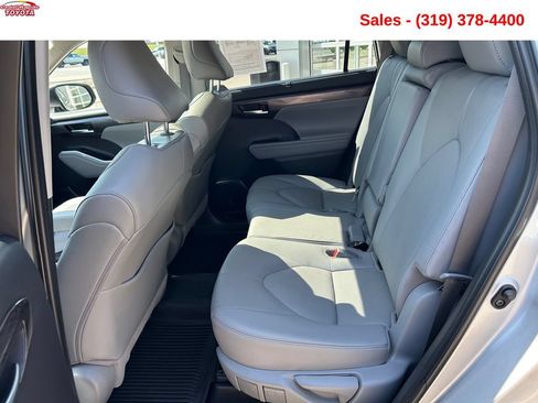 Certified 2021 Toyota Highlander Limited AWD/4WD image 24