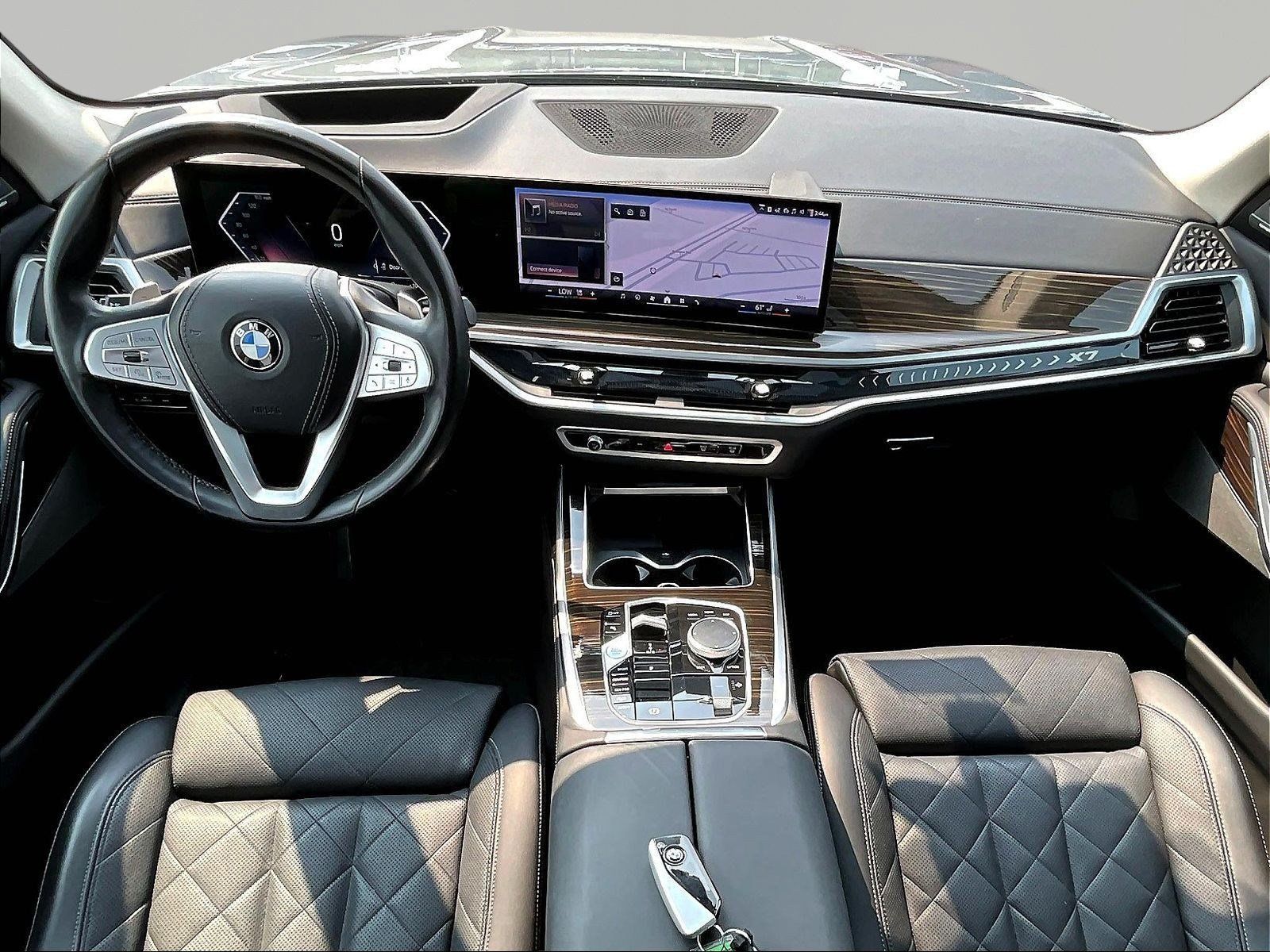 Used 2024 BMW X7 xDrive40i w/ Premium Package AWD/4WD image 7