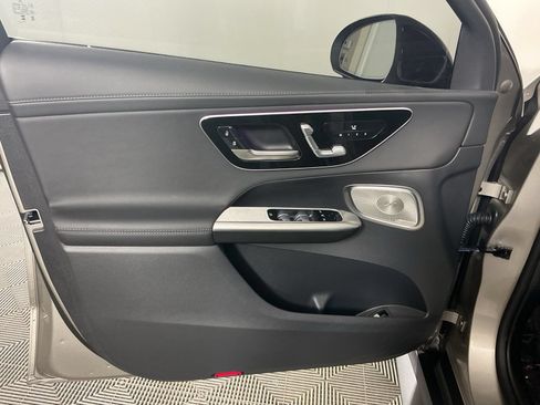 Used 2024 Mercedes-Benz GLC 300 4MATIC image 13