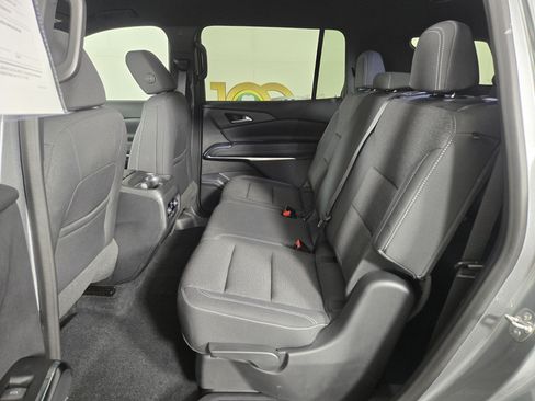 Used 2024 Chevrolet Traverse LS FWD image 12