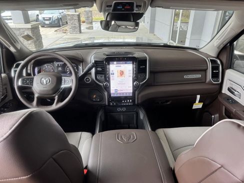 New 2026 RAM 2500 Laramie AWD/4WD image 9