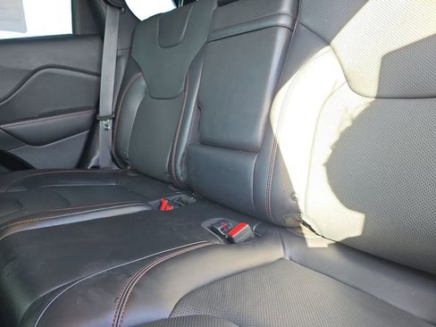 Used 2019 Jeep Cherokee Trailhawk image 15