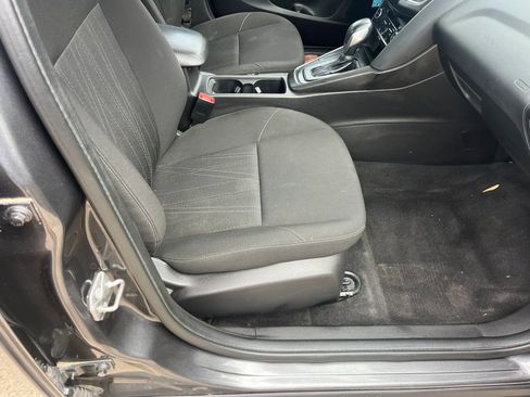 Used 2018 Ford Focus SEL w/ Interior Protection Package FWD image 13