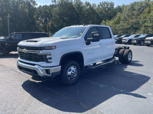New 2026 Chevrolet Silverado 3500 LT w/ Convenience Package image 10