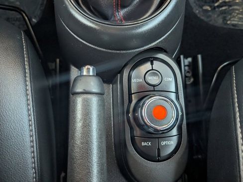 Used 2019 MINI Cooper S image 12