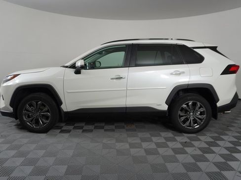 Used 2022 Toyota RAV4 Limited image 4