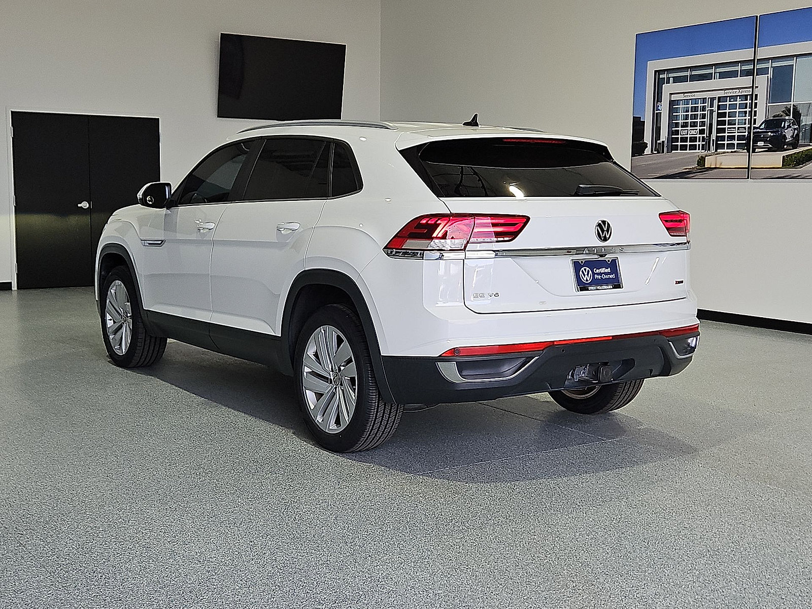 Certified 2022 Volkswagen Atlas Cross Sport SE AWD/4WD image 6