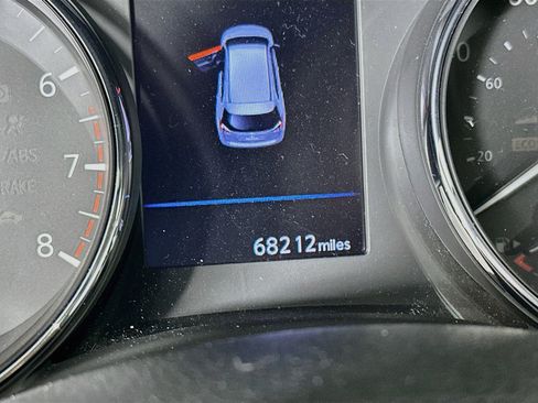 Used 2018 Nissan Rogue SL w/ Premium Package FWD image 18