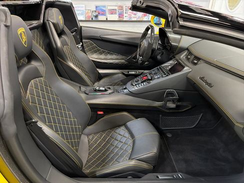 Used 2018 Lamborghini Aventador S AWD/4WD image 23