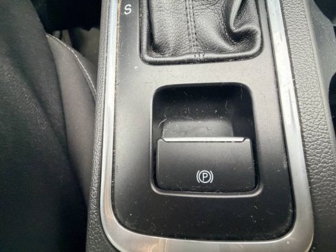 Used 2018 Ford Escape SE w/ SE Sync 3 Package FWD image 5