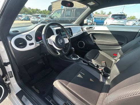 Used 2012 Volkswagen Beetle 2.5 FWD image 11
