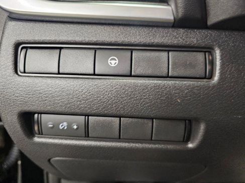 Used 2021 Nissan Rogue SV image 15