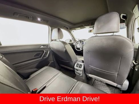 Used 2020 Volkswagen Tiguan SE R-Line FWD image 29