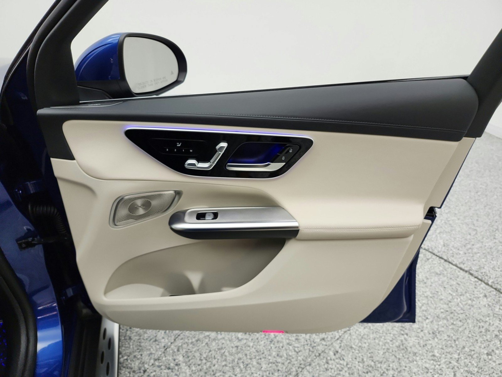 Used 2024 Mercedes-Benz GLC 300 image 22