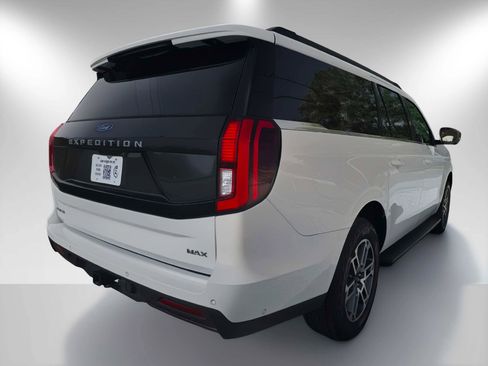 Used 2025 Ford Expedition Max Active AWD/4WD image 5