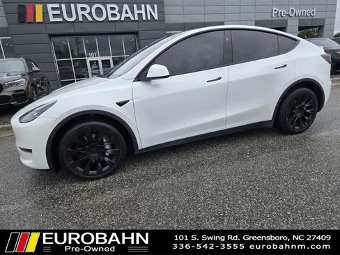 Used 2023 Tesla Model Y Long Range AWD/4WD image 26